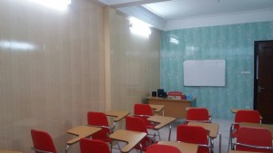 ốp tường nhựa bản 25cm phòng học